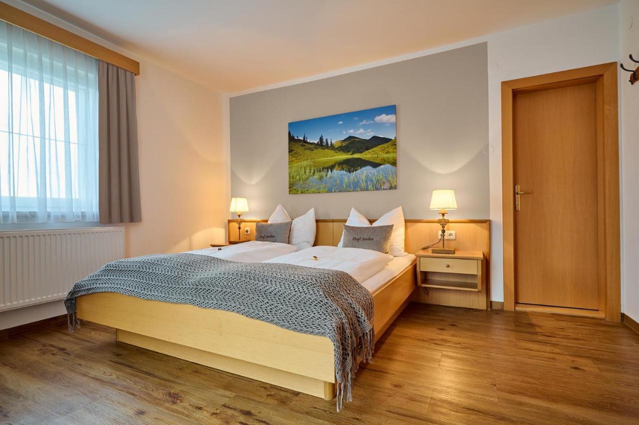 Alpendorf Hotel Stern سانكت يوهان ايم بونغ المظهر الخارجي الصورة