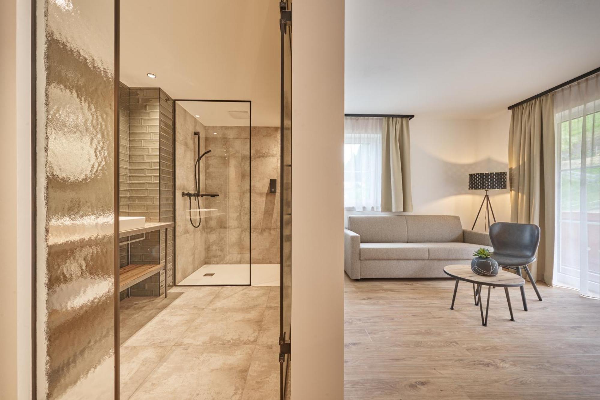 Alpendorf Hotel Stern سانكت يوهان ايم بونغ المظهر الخارجي الصورة